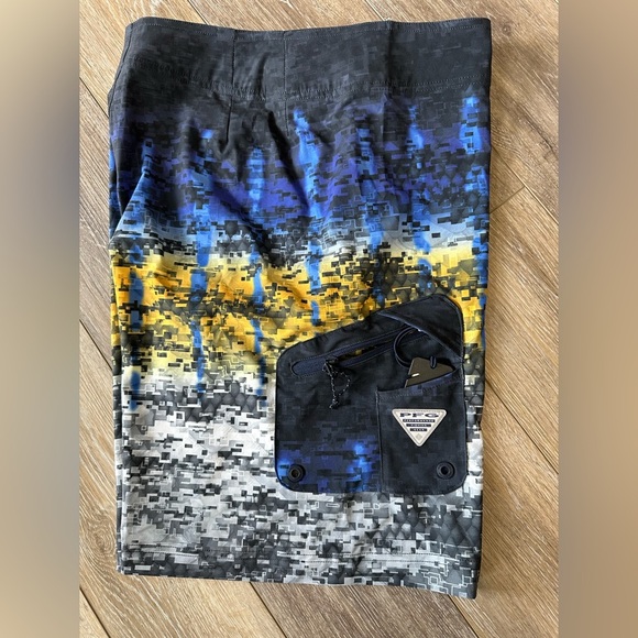 🖤 New Columbia swim trunk with bottle opener in safety small pocket. - Picture 1 of 13